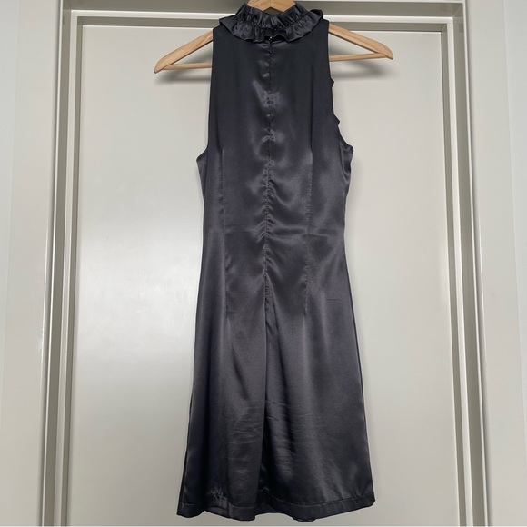 HOST PICK⭐️REVIEW Satin Mini Dress with Ruffle Panel🤍Silver Grey🤍 - Picture 4 of 7